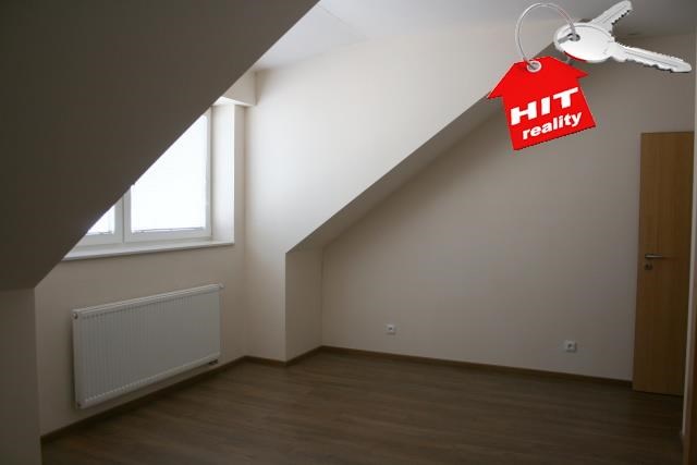 Pronájem bytu 2+kk, cihla, po rekonstrukci, 53m², Plzeň - Slovany
