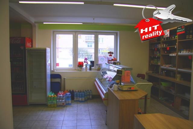 Pronájem obchodu v Plzni na Doubravce, včetně zařízení pro provoz rychlého občerstvení, večerky a podobně