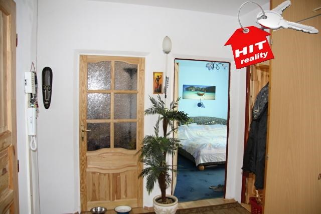 Prodej rekonstruovaného bytu 3+1 s lodžií ve Strážnické ulici v Plzni