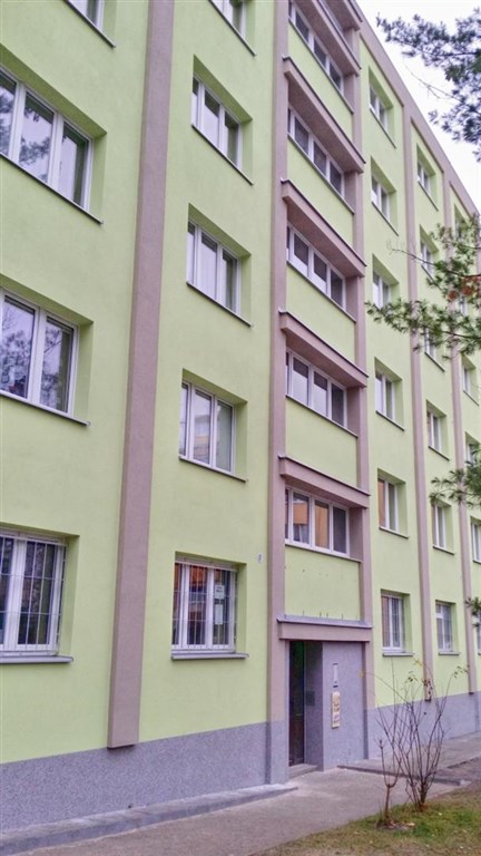 Prodej částečně rekonstruovaného bytu 3+1 v Plzni Lobzích