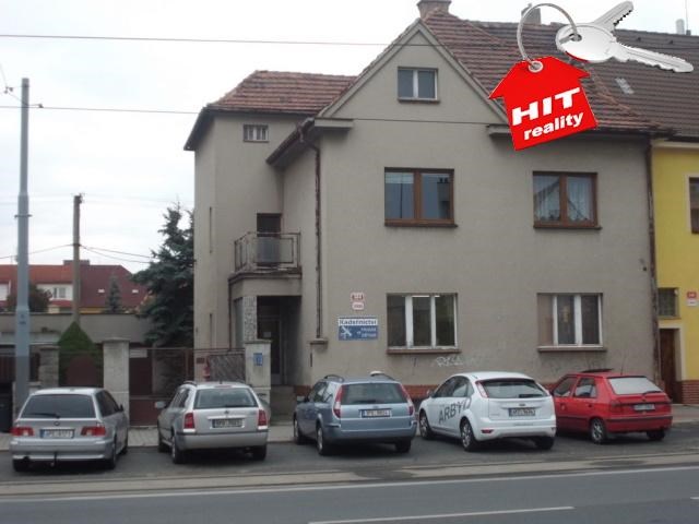 Prodej řadového rodinného domu v Plzni,5+2 se zahradou a garáží, Slovanská třída