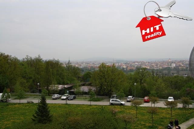 Prodej bytu 3+1 s balkonem v Plzni Vinicích, po rekonstrukci