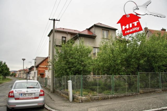 Prodej patrového rodinného domu 6+1 s garáží a zahradou v Rokycanech