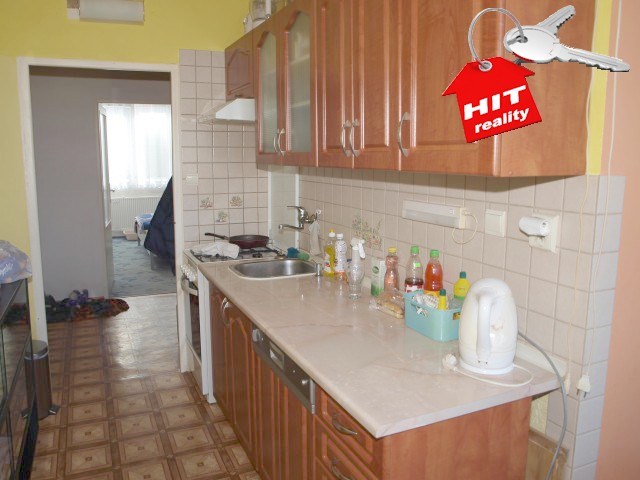 Prodej částečně rekonstruovaného bytu 3+1+L v Plzni na Doubravce