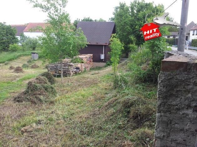 Prodej chaty v Nevězicích se stavebním pozemkem 1 369 m2.