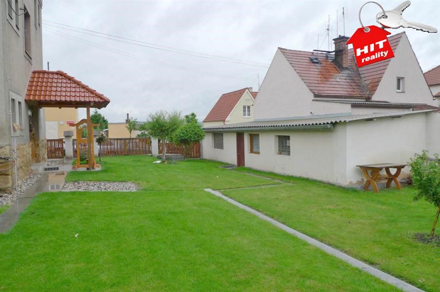 Prodej rodinného domu 7+2 v Plzni se zahradou a 3 bytovými jednotkami