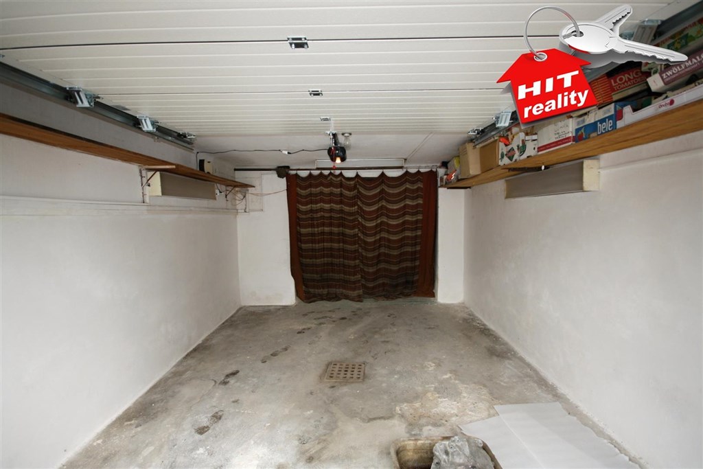 Pronájem garáže 20 m2 v Plzni na Slovanech v rodinném domě