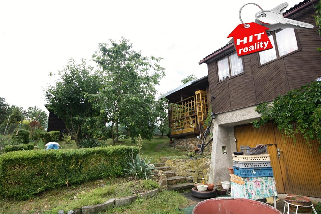 Prodej chaty 1+1 s garáží a s udržovanou zahradou ve Šlovicích u Plzně
