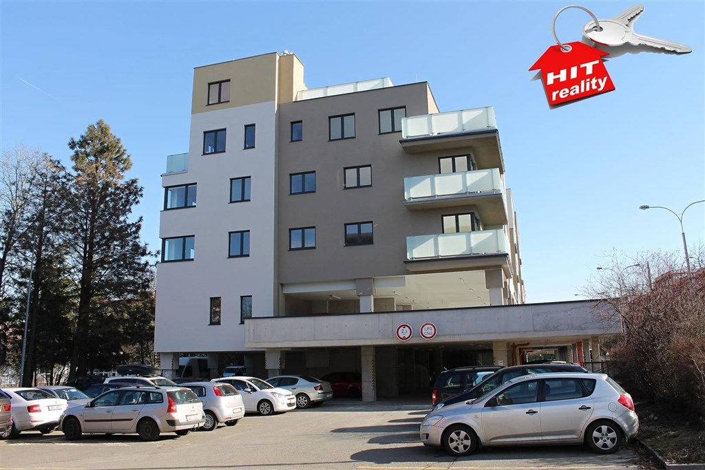 Pronájem zařízeného bytu 2+kk+B v novostavbě BD v Plzni na Slovanech.