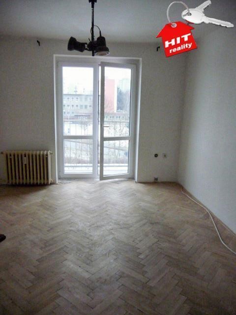 Pronájem bytu 2+1, balkón, 47m², cihla, Plzeň Bory