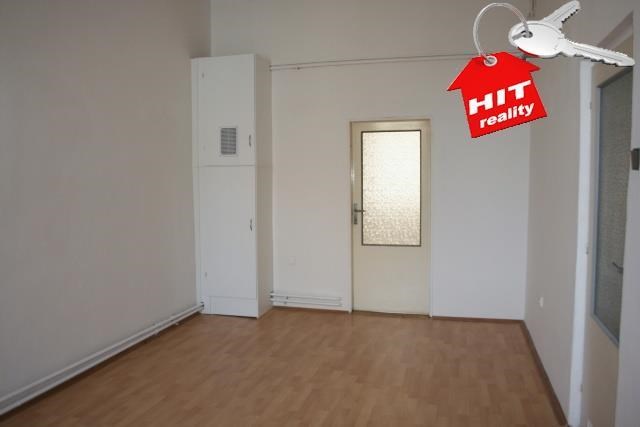 Prodej bytu 2+1, 67m², cihla, parkování, Plzeň - Jižní Předměstí