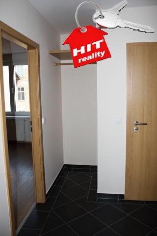 Pronájem bytu 2+kk, po rekonstrukci, 47m², cihla, Plzeň - Jižní Předměstí